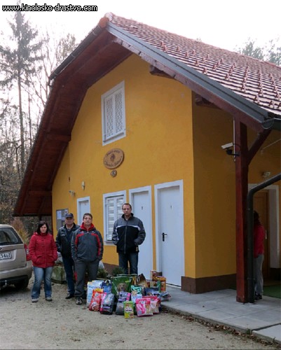 Zbiranje stvari za Azil Maribor - dostava IMG 0245